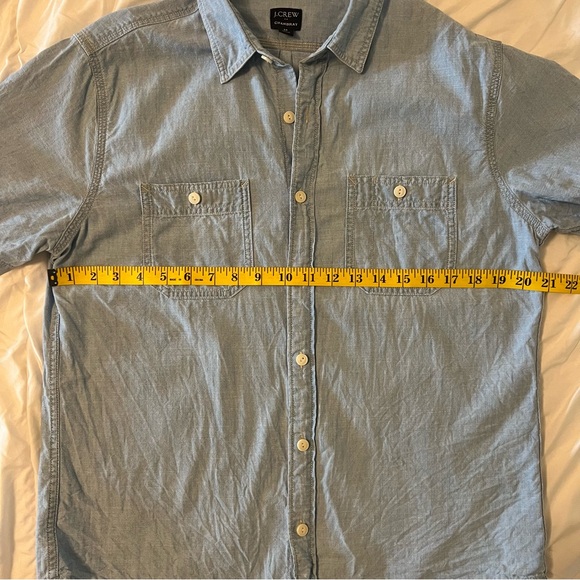 JCrew Chambray Denim Short Sleeve Shirt (M) - Picture 5 of 6
